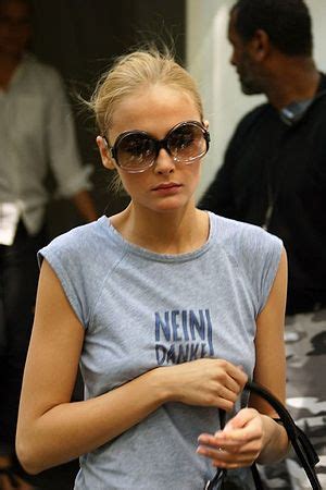snejana onopka age